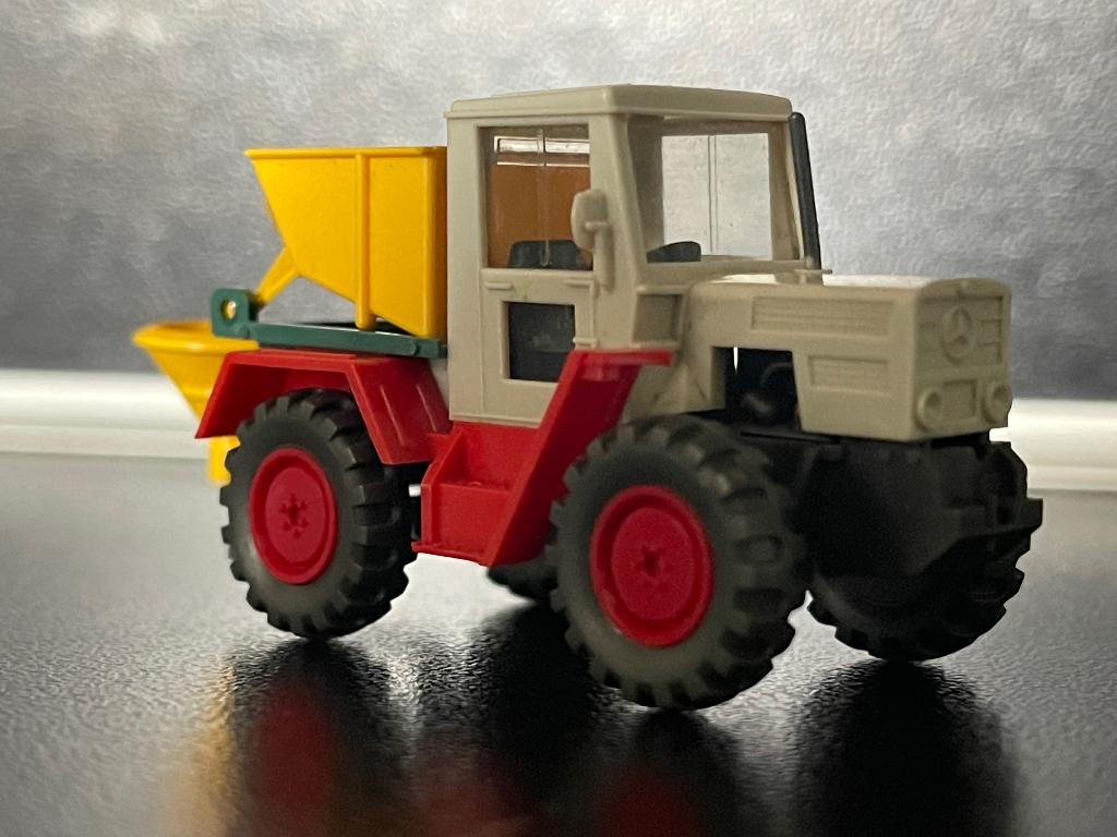 Agri-2991: MB Trac 700 II met laadbak en strooi-inrichting, Ophalen of Verzenden, Nieuw, Hijskraan, Tractor of Landbouw, Wiking