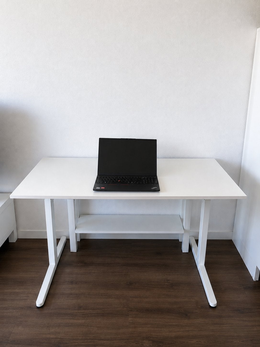 IKEA TROTTEN Desk – White, Ophalen, Zo goed als nieuw