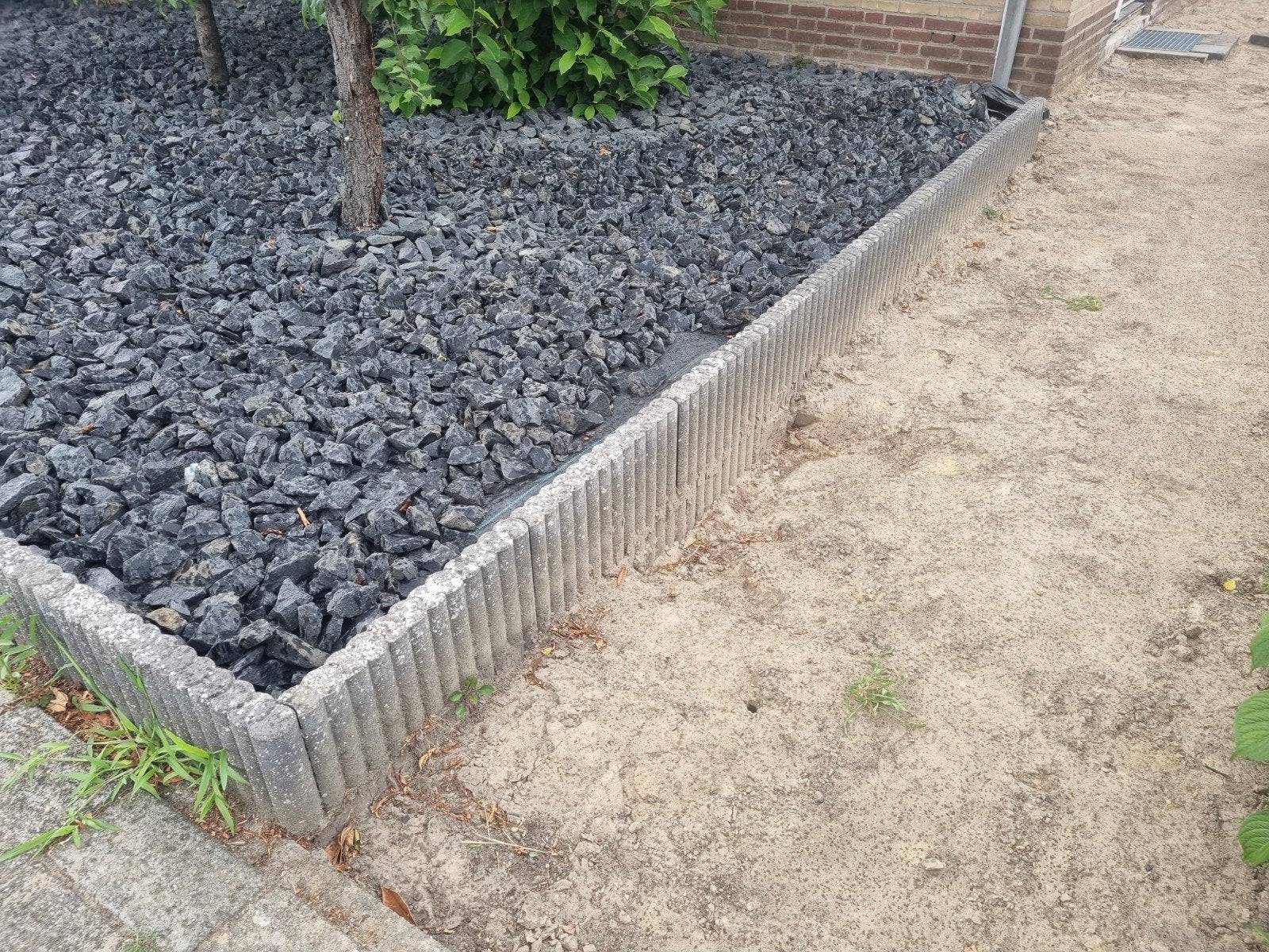 GRATIS Betonnen Palissadebanden (33 stuks), Tuin en Terras, Bielzen en Borders, Ophalen, Gebruikt