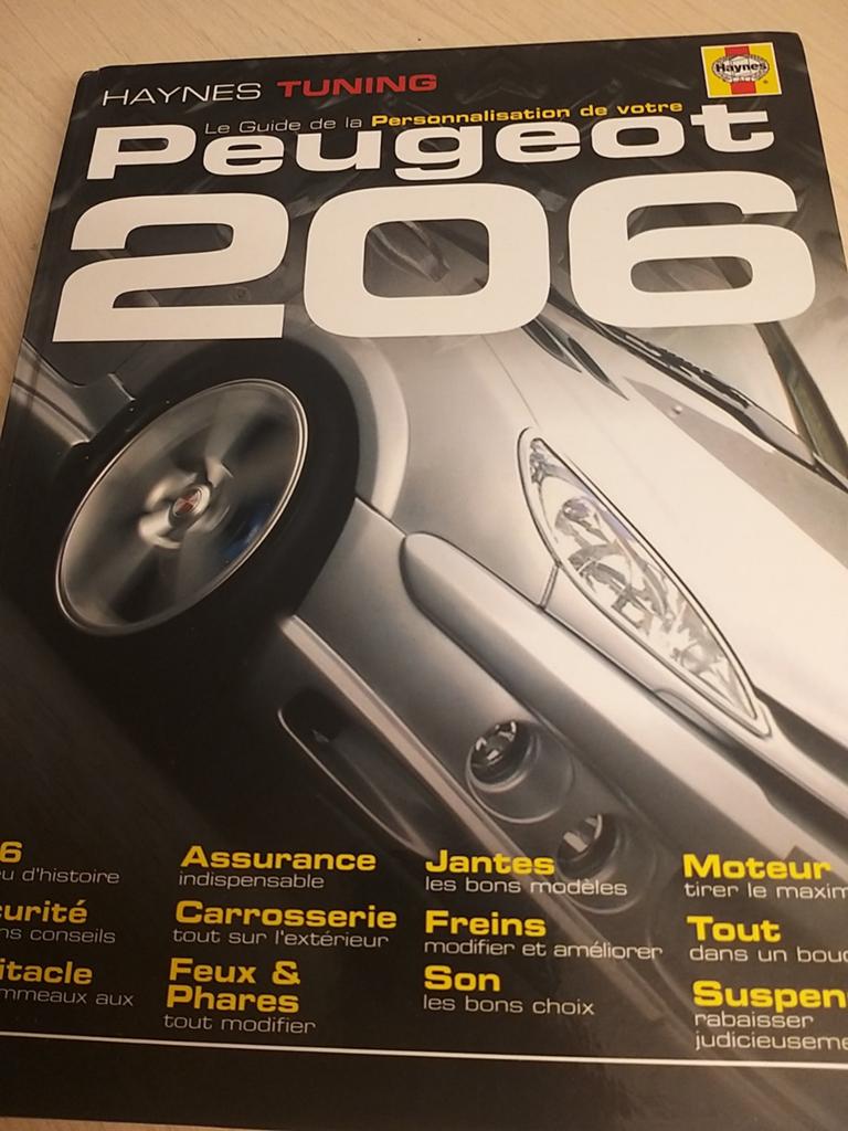 Hardcover Peugeot 206 GTI gebonden boek Tuning spoilers gril, Ophalen of Verzenden, Zo goed als nieuw, Peugeot