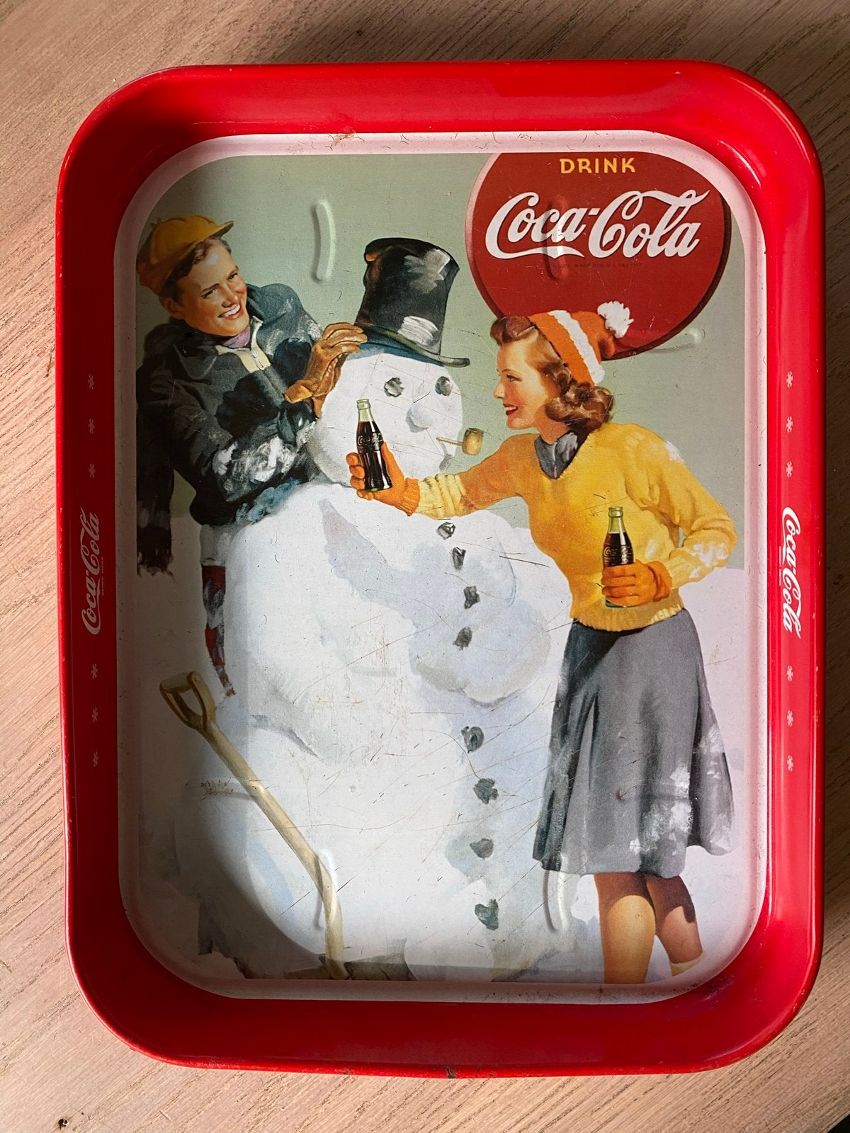 Vintage Coca-Cola metalen dienblad met wintertafereel, Ophalen of Verzenden, Gebruikt, Reclamebord