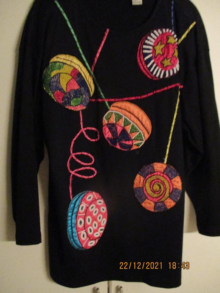 Bijzonder T-shirt met jo-jo aplicaties, Korte mouw, Ophalen, Maat 38/40 (M), Cedars