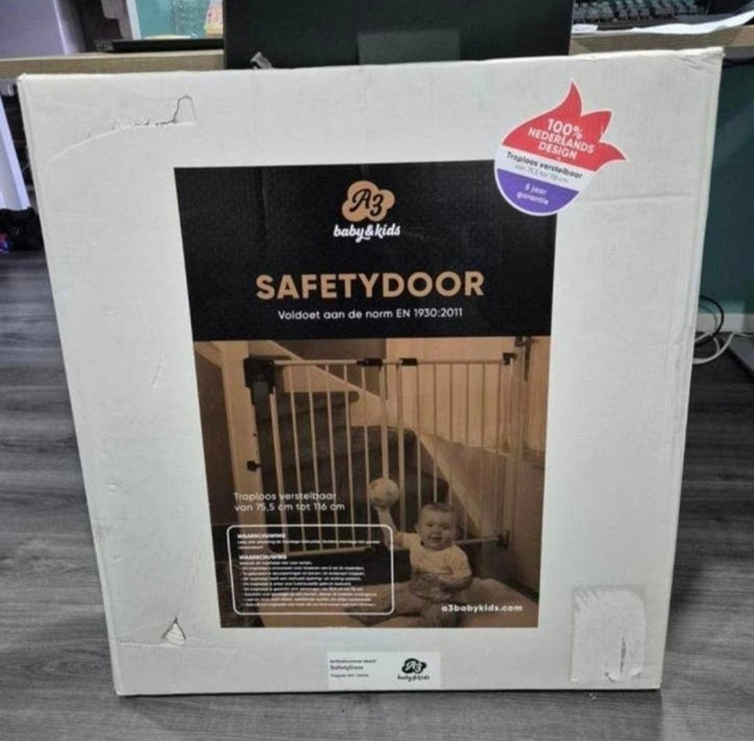 Traphekje a3 safetydoor (wit), Kinderen en Baby's, Traphekjes, Ophalen, Nieuw, Metaal of IJzer, 100 tot 115 cm