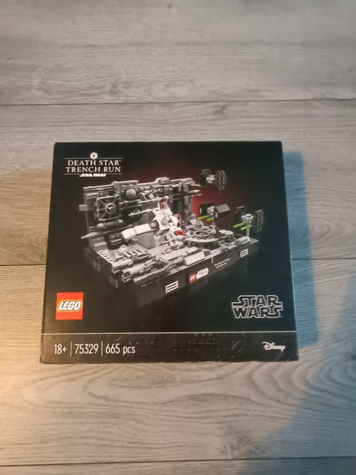 LEGO Star Wars 75329 Death Star Trench Run Diorama - NIEUW
L