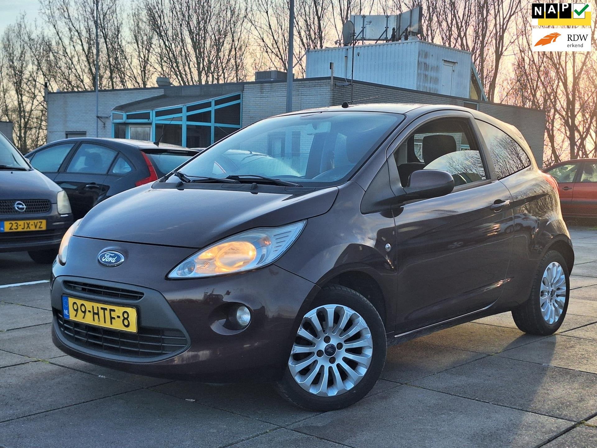 Ford Ka €1850,-1.2 Titanium Airco Apk 2027 Nappas, Auto's, Ford, Voorwielaandrijving, Metallic lak, Stof, Gebruikt