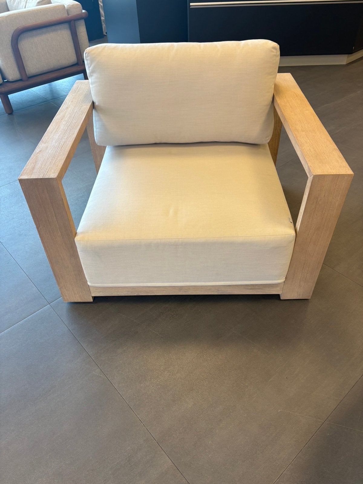 Kave Home fauteuil Ambra, Ophalen, Zo goed als nieuw, 75 tot 100 cm, 50 tot 75 cm