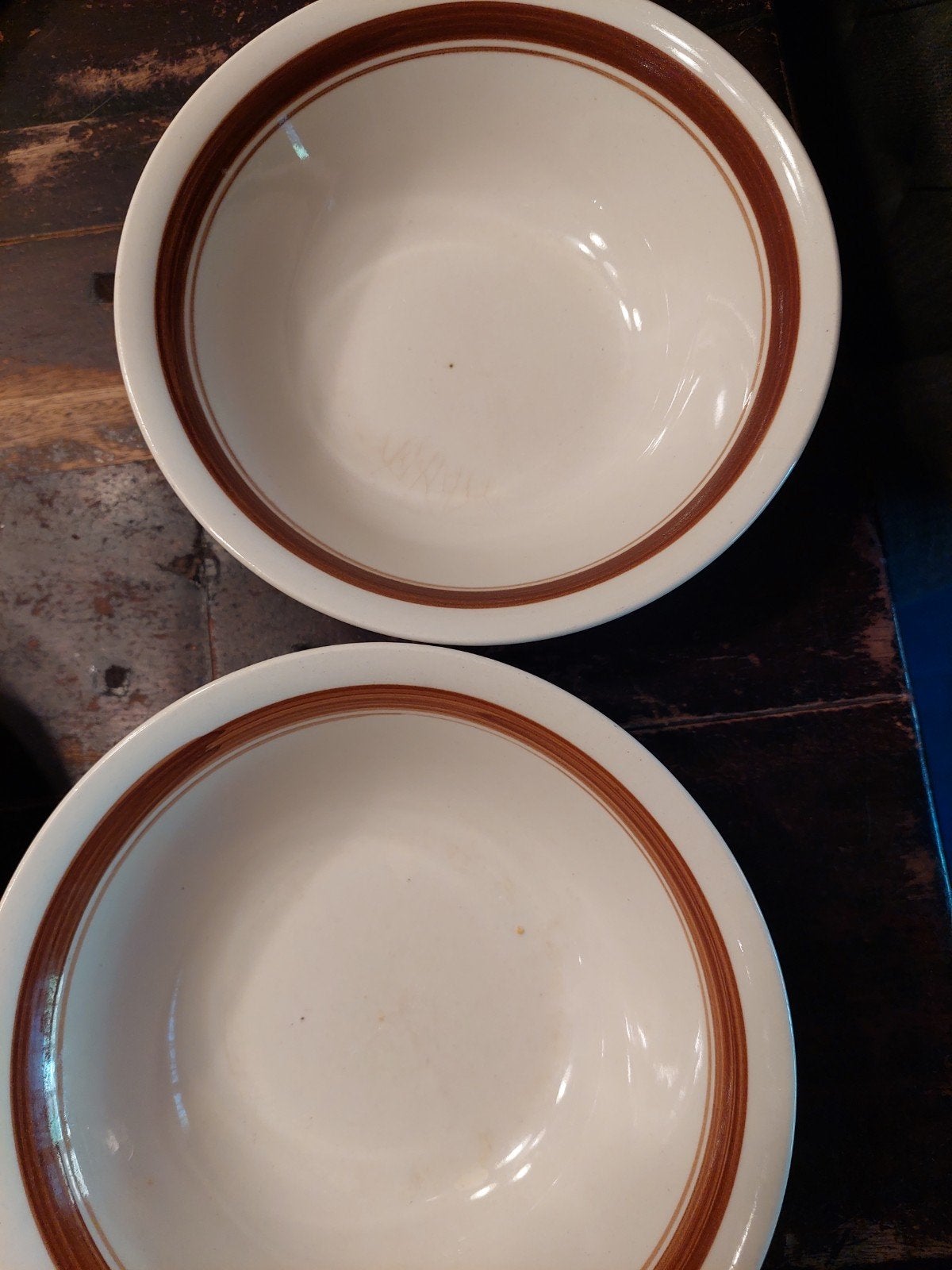 Twee vintage schaaltjes/kinderbordjes met bruine rand, Ophalen of Verzenden