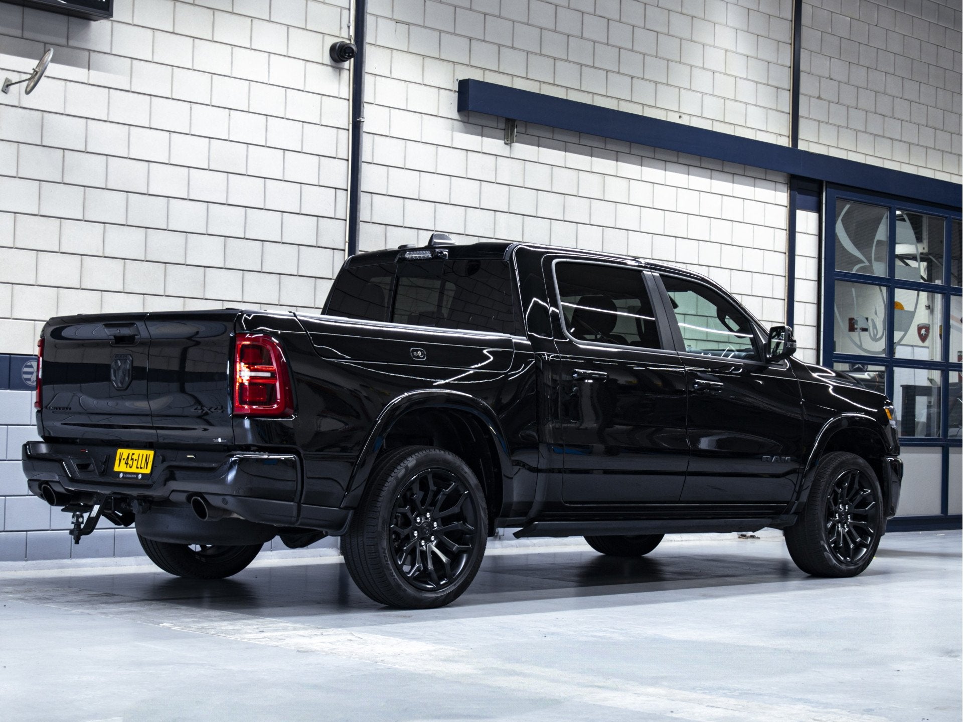 Dodge Ram 1500 Limited Night Hurricane | 3.0L High Output 54, Auto's, Automaat, Dealer onderhouden, 2993 cc, Leder en Stof
