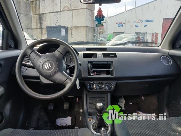 Kontaktslot + Sleutel van een Suzuki Swift