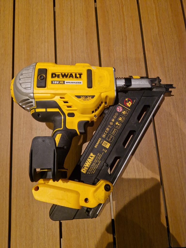 DeWalt DCN692 18V XR Brushless Spijkerpistool (Body), Ophalen of Verzenden, Zo goed als nieuw