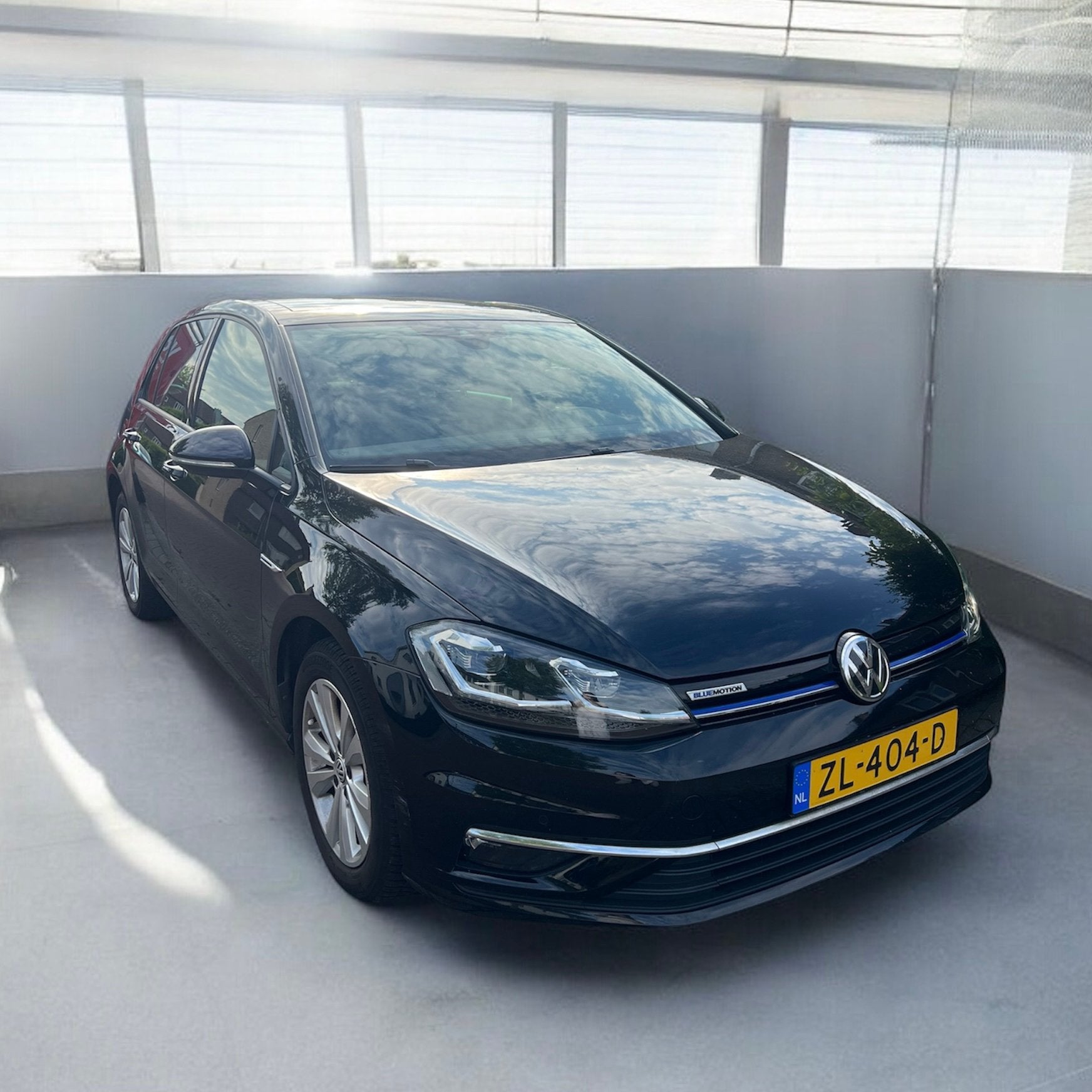 Volkswagen Golf 1.5 TGI 130pk 2019 Pano Zwart, Auto's, Volkswagen, Stof, 1498 cc, 4 cilinders, Overige brandstoffen