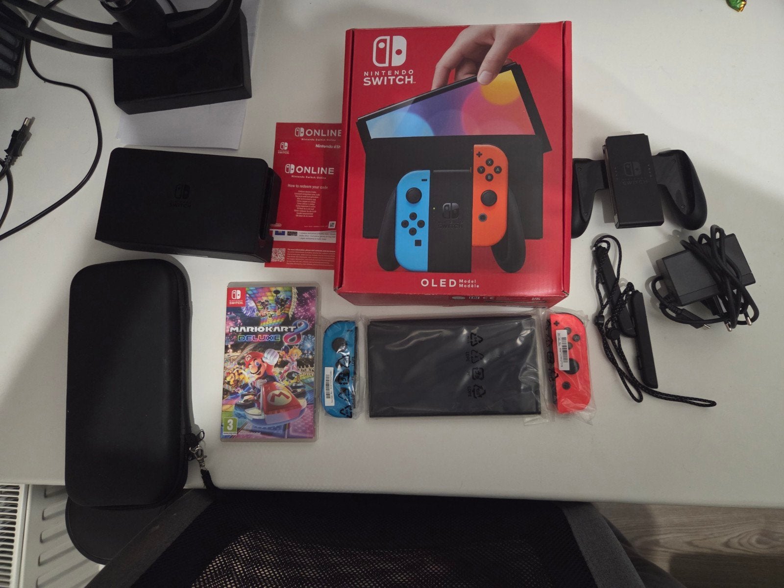 Nintendo Switch OLED met Mario Kart 8 Deluxe en accessoires