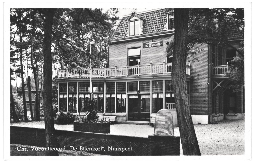 43943 Nunspeet G 1949 De Bijenkorf Nette kaart Onbeschreven, Ophalen of Verzenden, 1940 tot 1960, Ongelopen, Gelderland