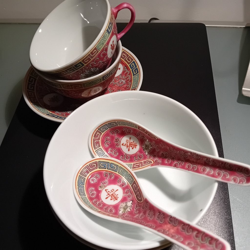 Chinees porselein: kop, schotel, soepkom met lepel 2 sets, Aziatisch, Ophalen of Verzenden, Zo goed als nieuw, Kop(pen) en/of Schotel(s)