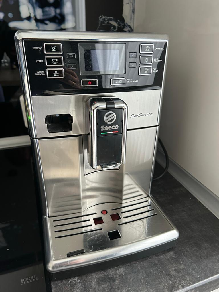 Saeco PicoBaristo Superautomaat Espressomachine, Witgoed en Apparatuur, Koffiezetapparaten, Stoompijpje, Espresso apparaat, Gemalen koffie