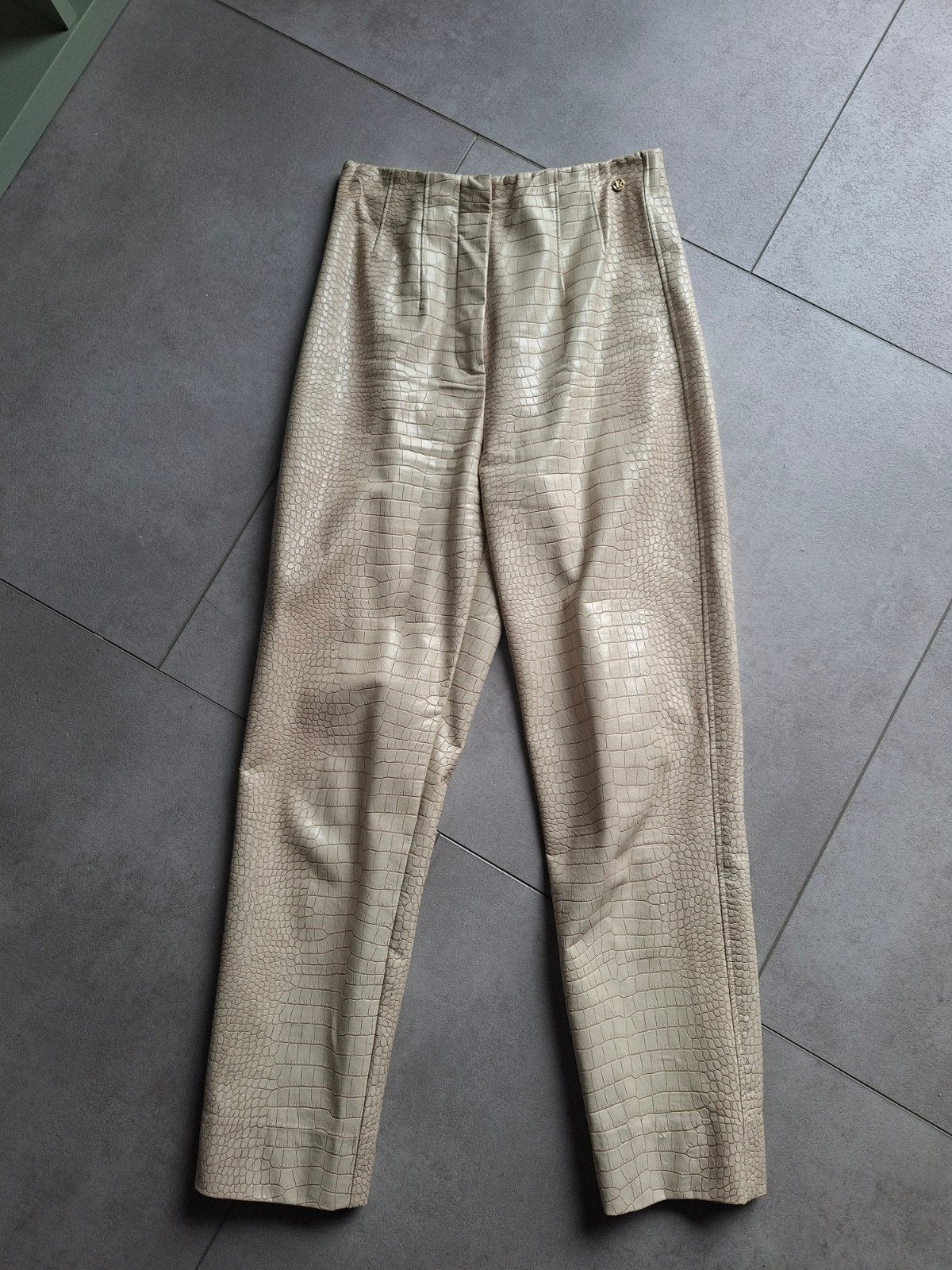 Josh V Croco Broek in lichtgeel (maat 2xs), Kleding | Dames, JOSH V, Beige, Ophalen of Verzenden, Zo goed als nieuw