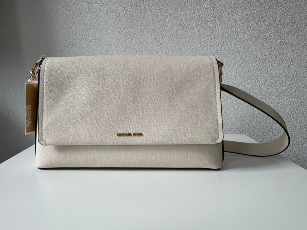 Michael Kors schoudertas lichtcrème, Sieraden, Tassen en Uiterlijk, Tassen | Damestassen, Verzenden, Nieuw, Bruin, Schoudertasje