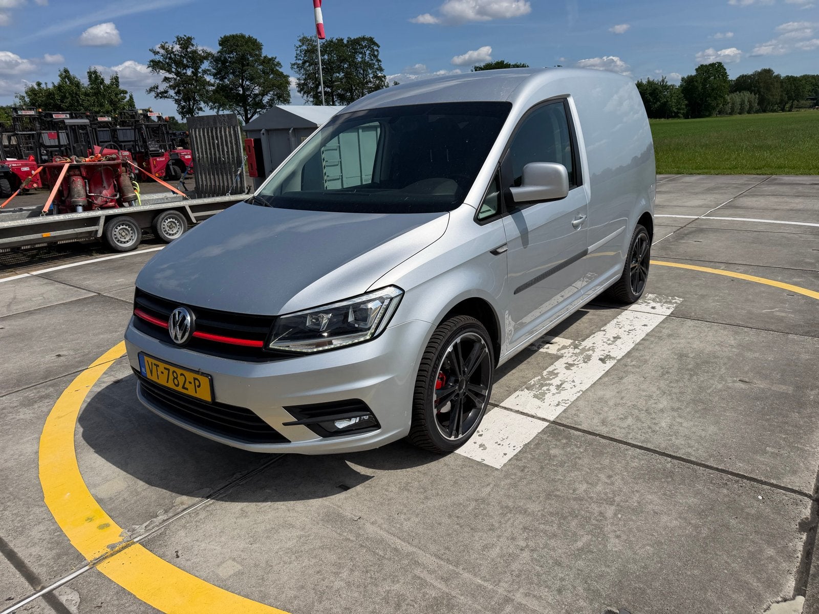 Volkswagen Caddy 2.0 TDI DSG 2016, Stof, Euro 6, 4 cilinders, 700 kg