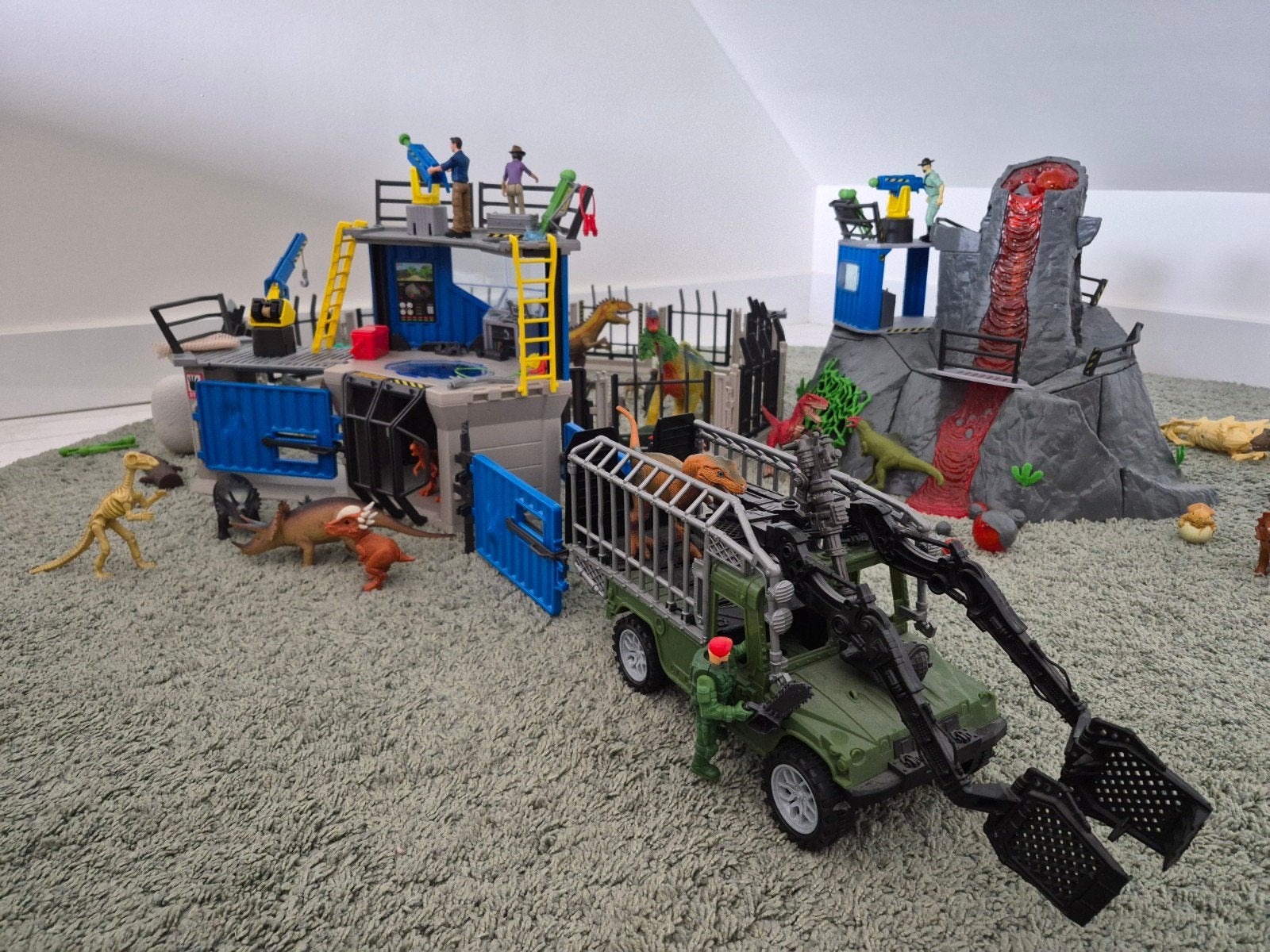 Schleich vulkaan expeditie & onderzoekstation + vele extra's, Ophalen, Gebruikt, Jongen of Meisje