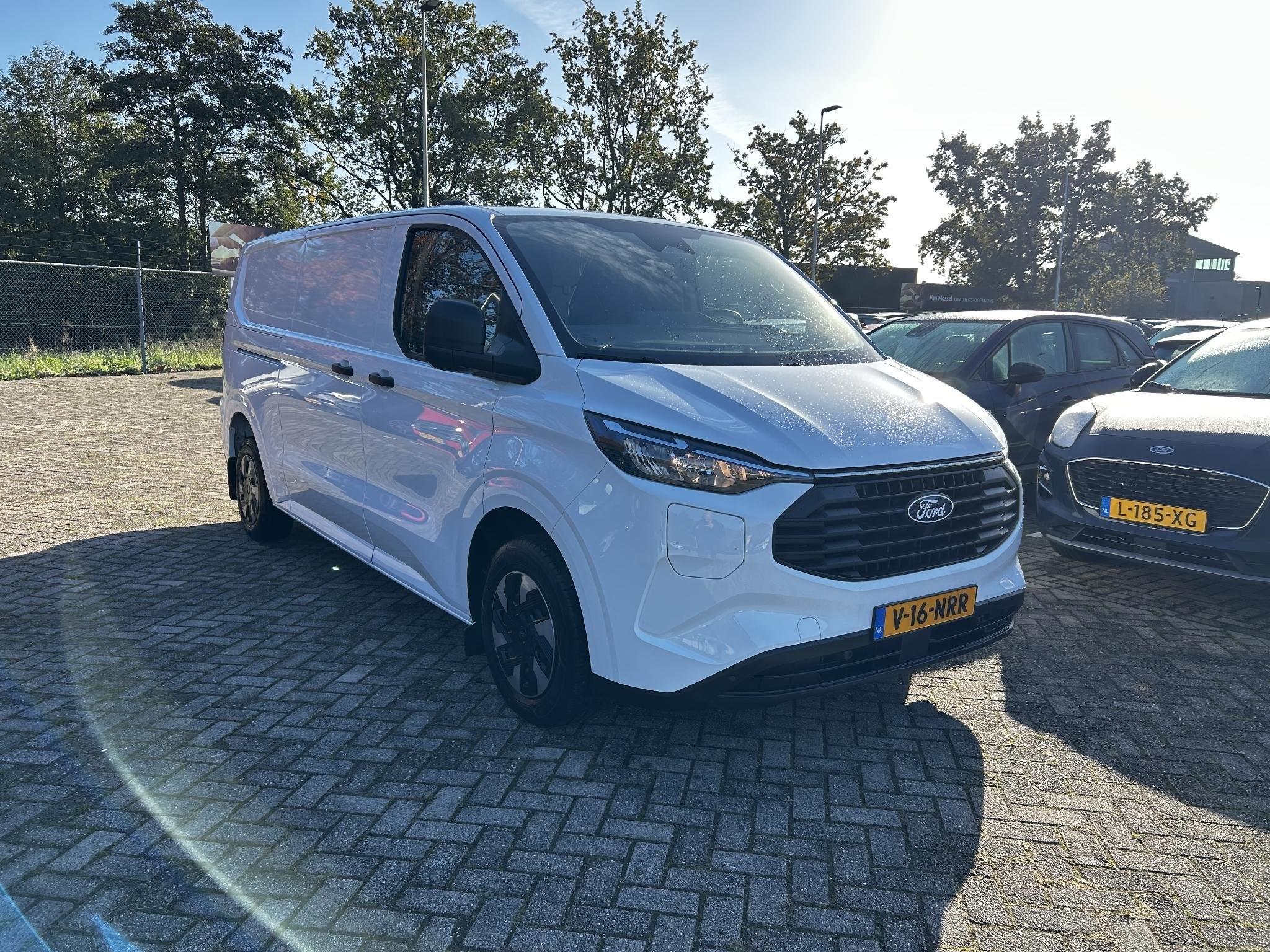Ford Transit Custom 320 2.5 PHEV L2H1 Trend | Automaat | Tre, Auto's, Dealer onderhouden, Gebruikt, Euro 6, 4 cilinders