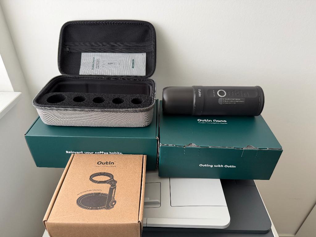 Outin Nano draagbare nespresso machine + accessoires, Espresso apparaat, Ophalen of Verzenden, Zo goed als nieuw, 1 kopje