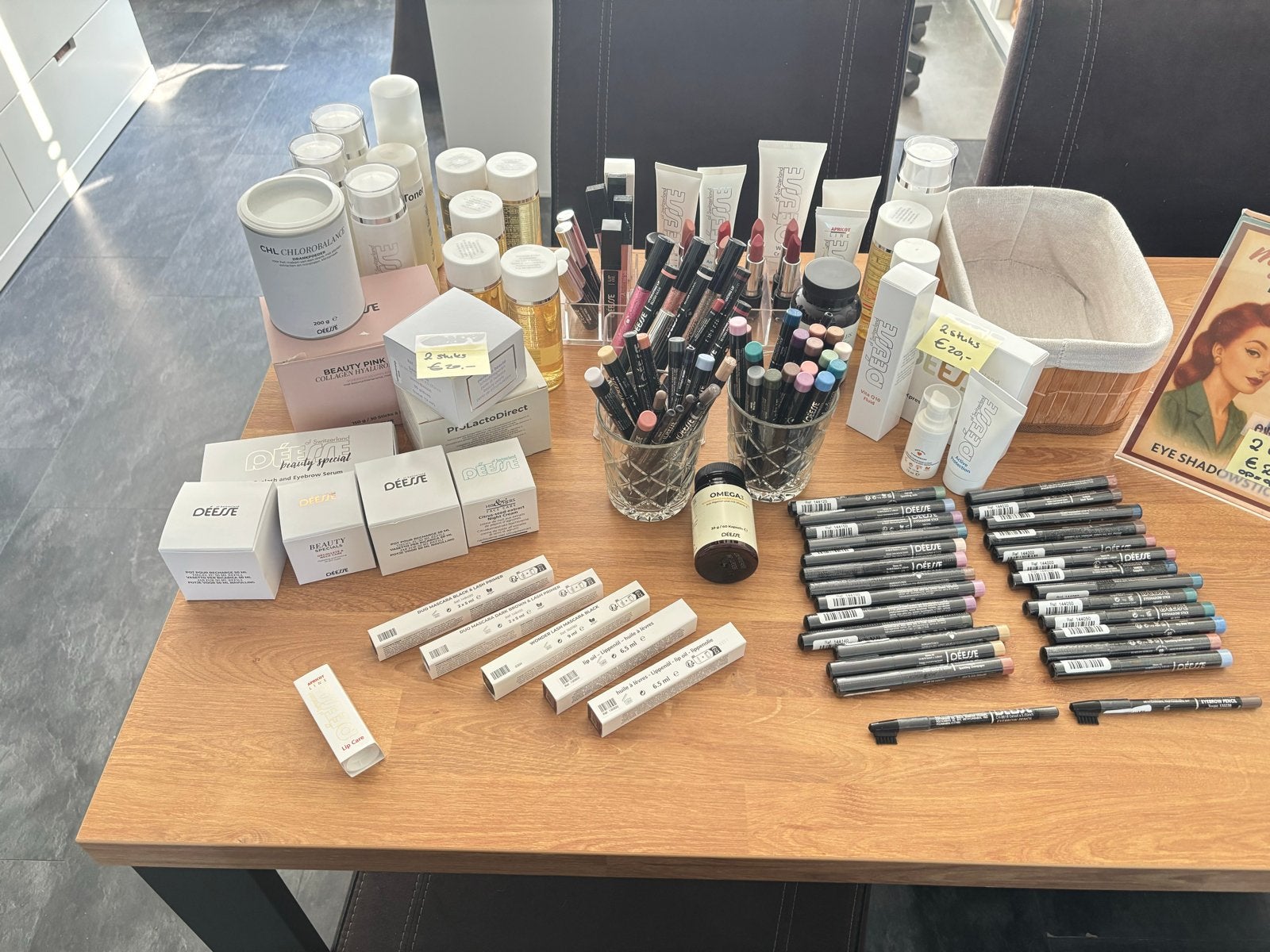Restpartij Déesse Cosmetics - 125 stuks (nieuw/testers), Ophalen, Overige kleuren, Gehele gezicht, Zo goed als nieuw