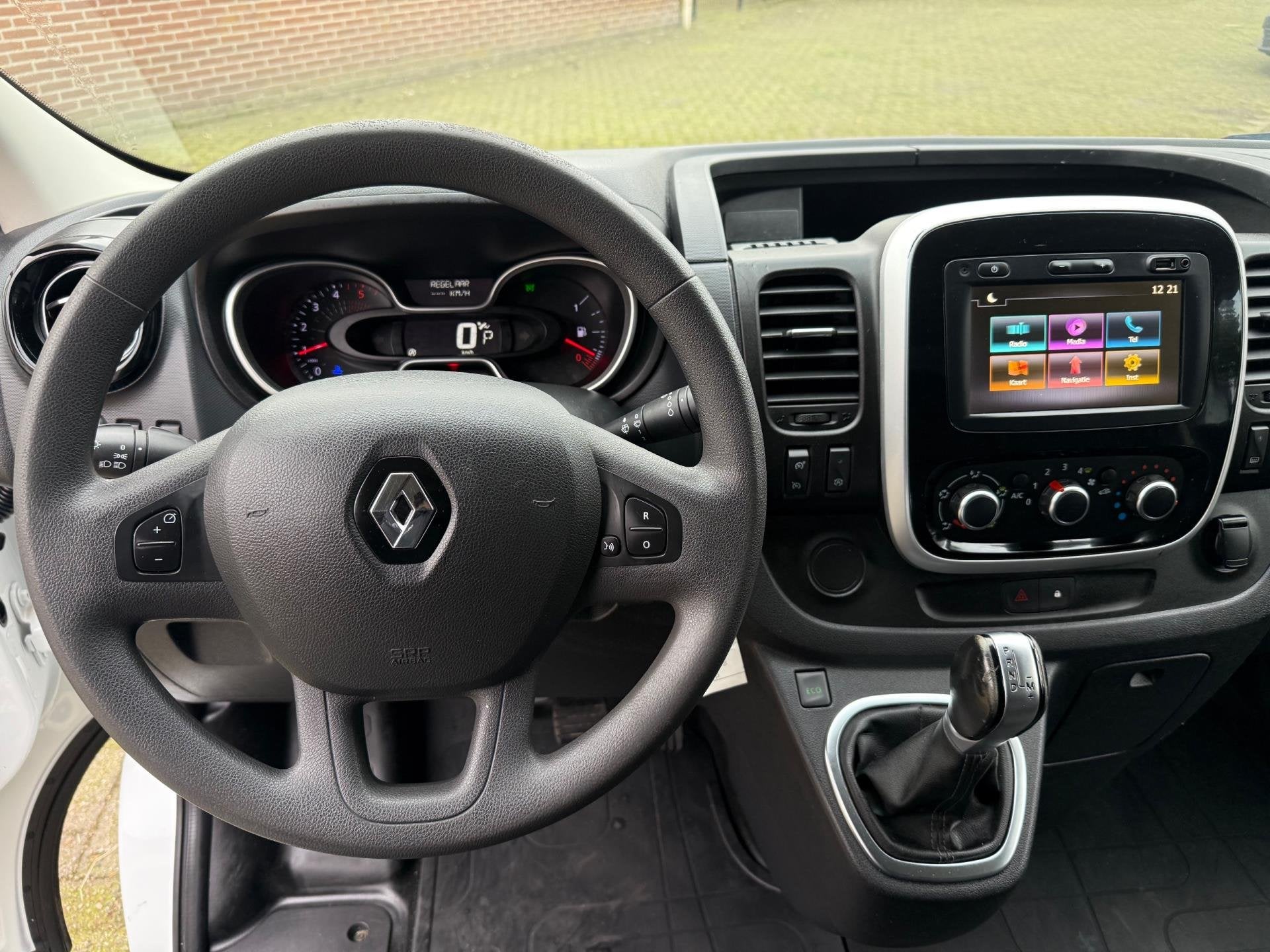 Renault Trafic 2.0 dCi 145PK T29 L2 navi airco cruise automa, Auto's, Bestelauto's, Gebruikt, Euro 6, Renault, 1650 kg
