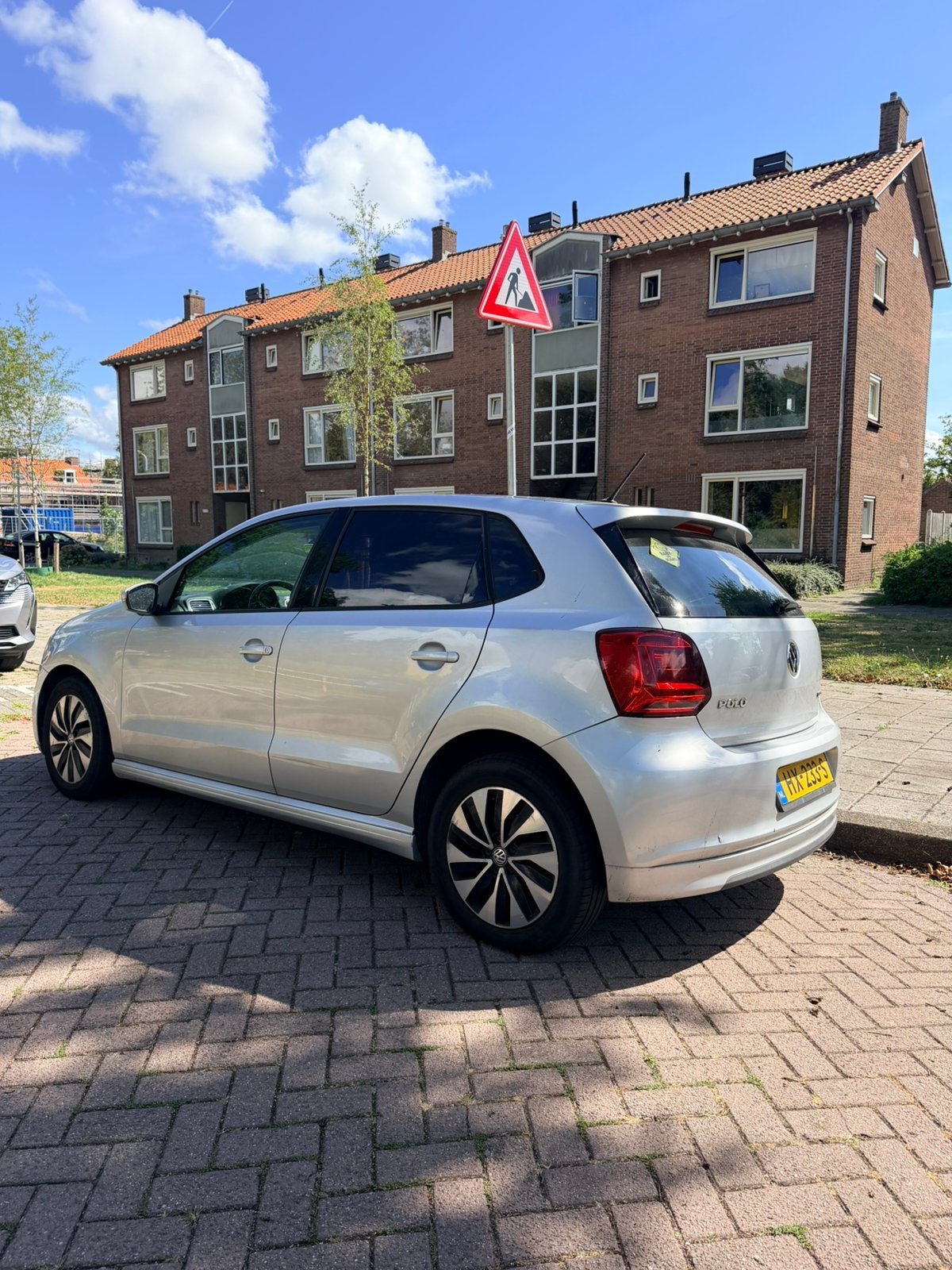 Volkswagen Polo 1.0 TSI 70KW 3D Bluemotion 2016 Grijs, Voorwielaandrijving, 40 €/maand, 1011 kg, 95 pk