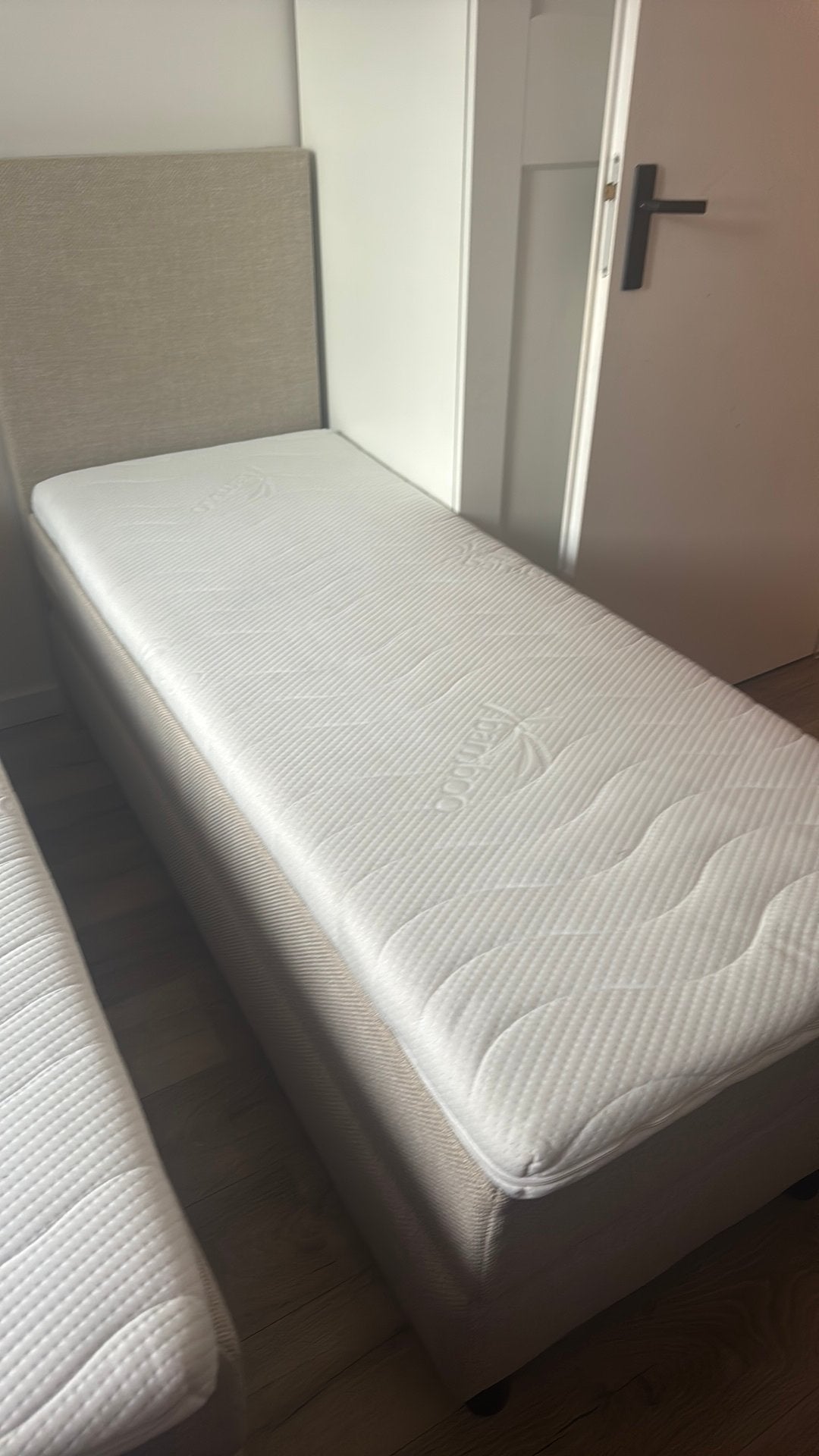 ZGAN boxspring 165cm (lang) 70cm (breed), Ophalen, Zo goed als nieuw, Tweepersoons