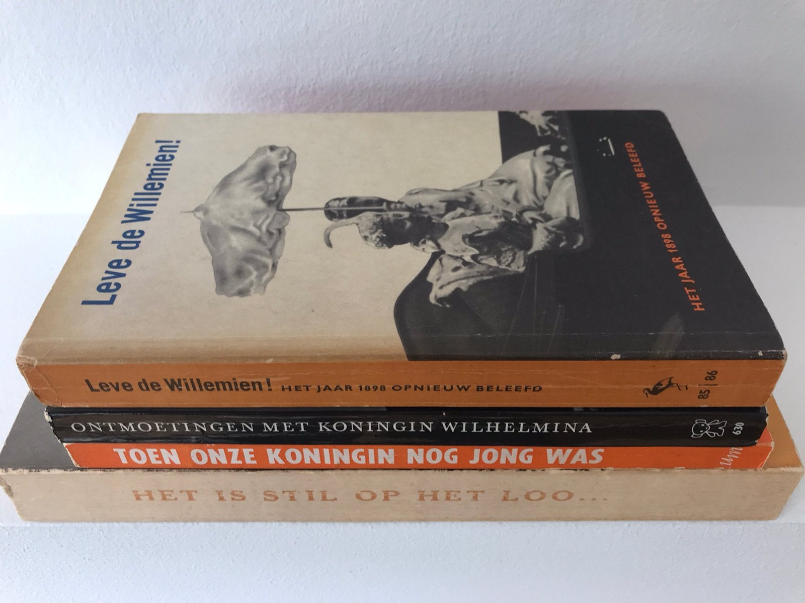 Wilhelmina boeken, Verzamelen, Ophalen of Verzenden, Gebruikt, Buitenland, Tijdschrift of Boek