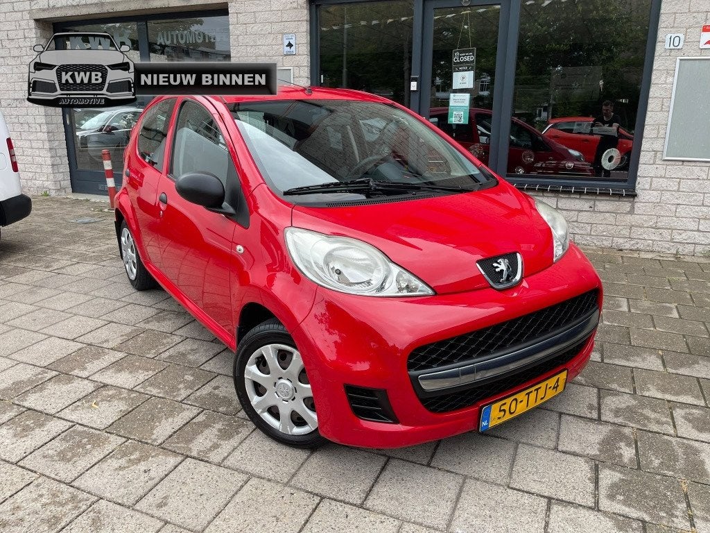 Peugeot 107 1.0-12V 5Drs Nieuwe apk Beurt (bj 2011), Auto's, Euro 5, Metallic lak, Gebruikt, 4 stoelen