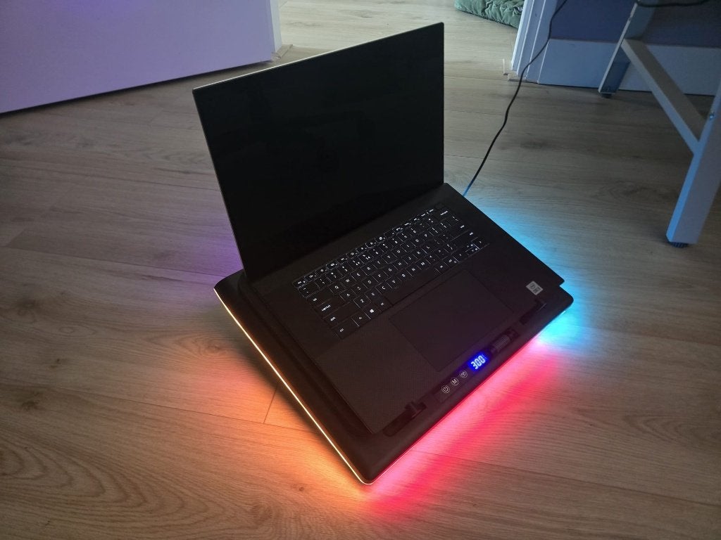 Llano V12 RGB laptop cooler stand | Amazing for gaming, Ophalen, Zo goed als nieuw