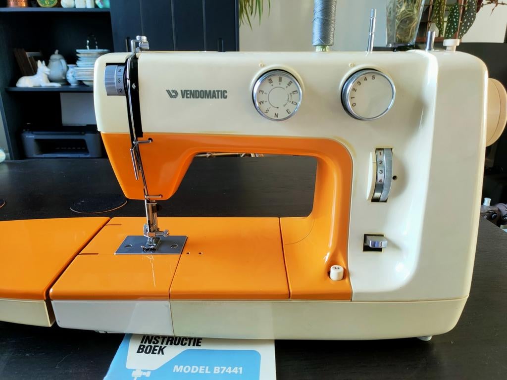 Retro naaimachine vendomatic v&d, Ophalen, Gebruikt, Naaimachine, Overige merken