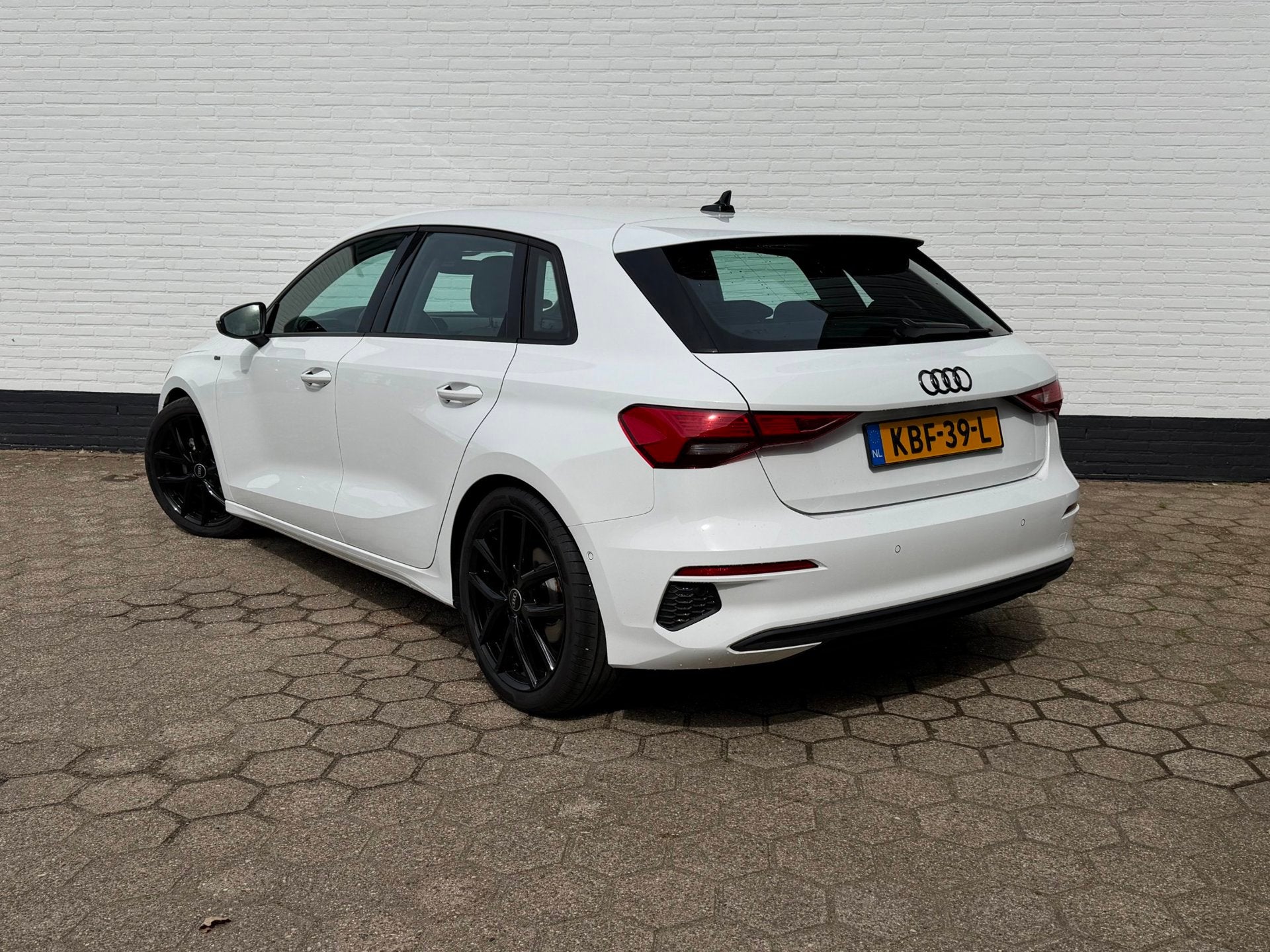 Audi A3 SPORTBACK 35TFSI S edition CLIMA l PDC GARANTIE 2028, Stof, 4 cilinders, 150 pk, Wit