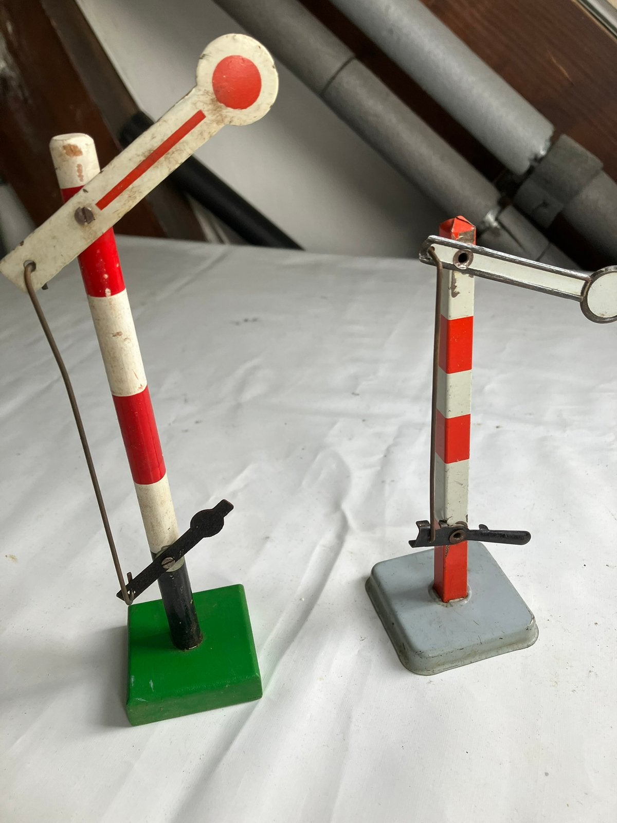 Twee seinpalen, spoor 0 of 1, Hobby en Vrije tijd, Ophalen of Verzenden, Gebruikt, Overige typen, Overige merken