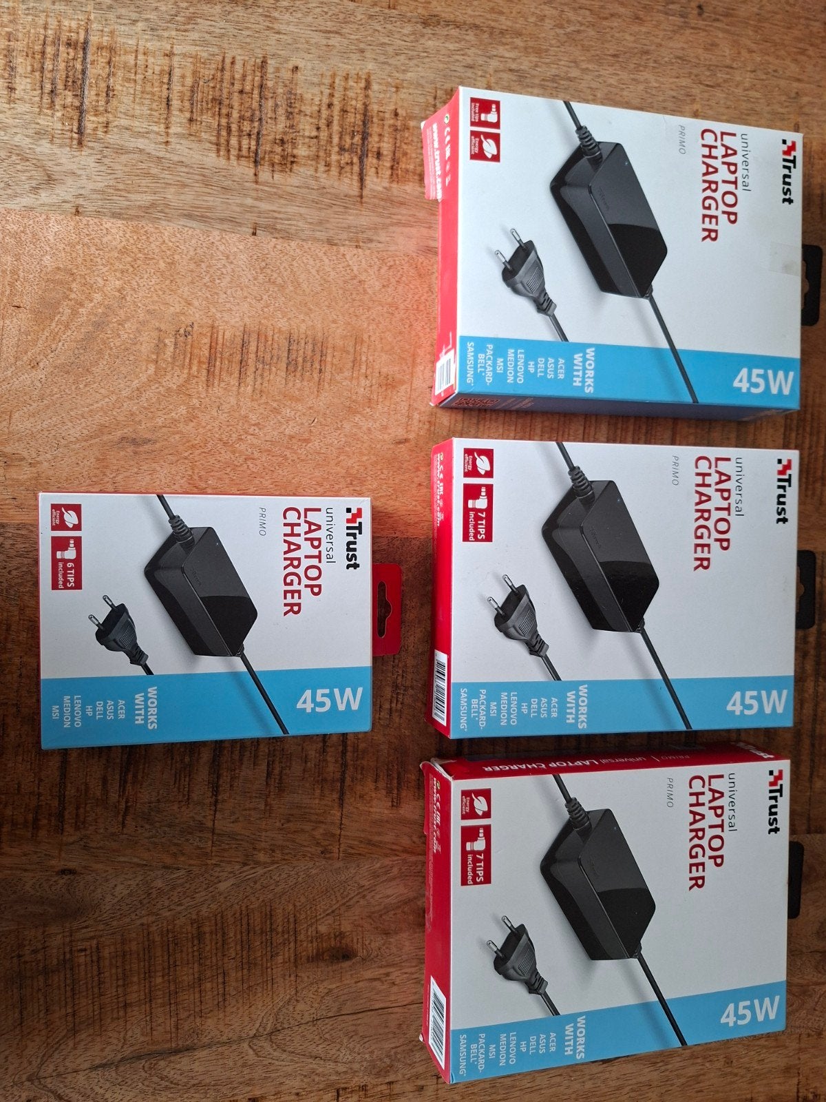 Trust Primo 45W Universele Laptop Lader - Nieuw, Computers en Software, Laptop-opladers, Ophalen of Verzenden, Nieuw, Trust
