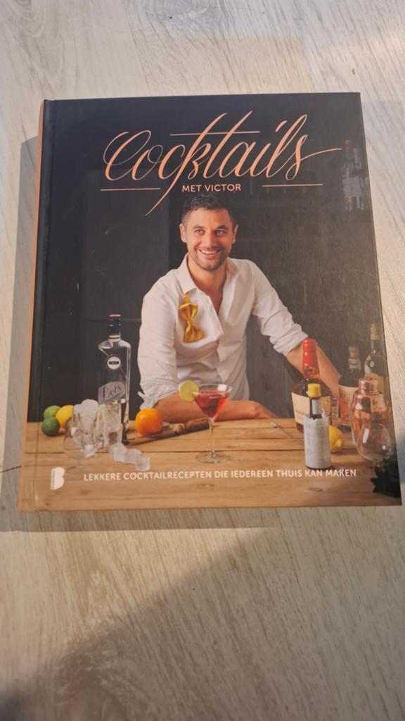Cocktails met Victor: Heerlijke Recepten voor Thuis, Ophalen of Verzenden, Zo goed als nieuw, Victor