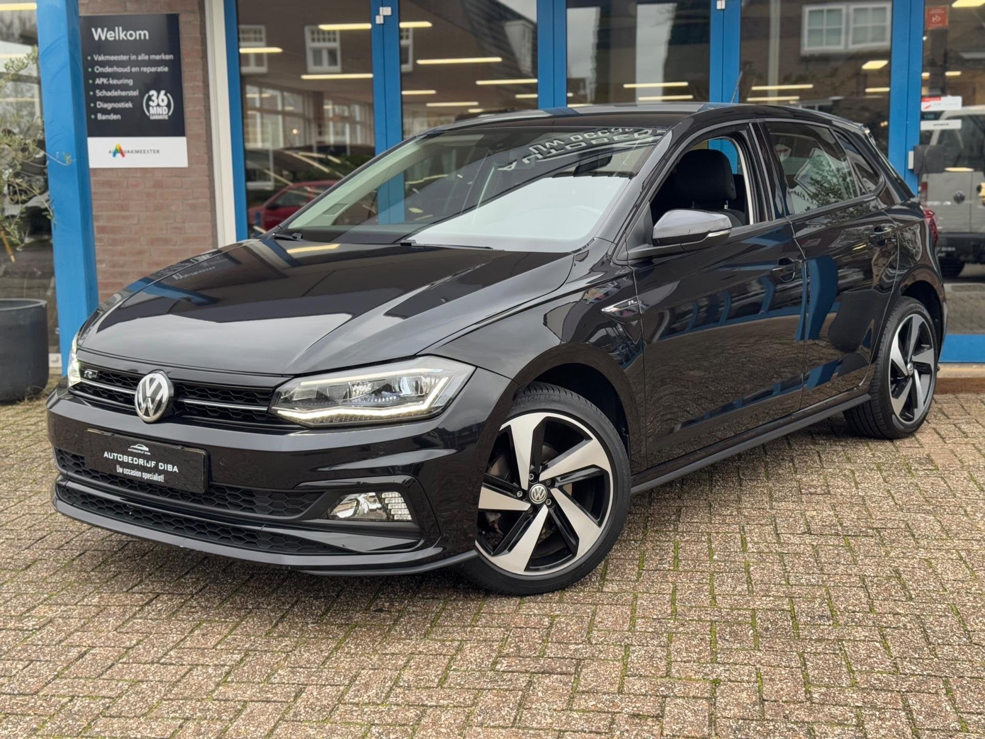 Volkswagen POLO 1.0 TSI R-Line 2018 AUT NAVI LM CARPLAY NAP!, Auto's, Dealer onderhouden, Stof, Gebruikt, Start-stop-systeem