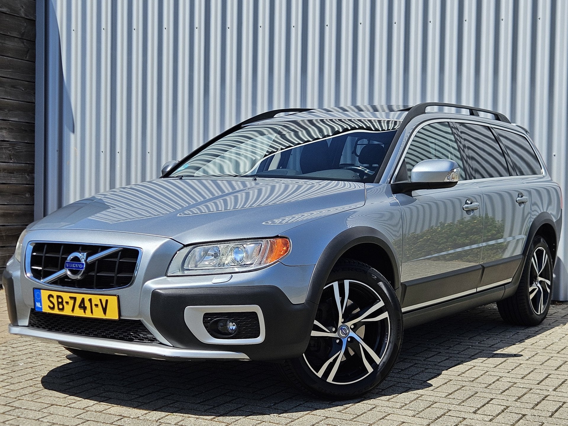 Volvo XC70 2.0 D4 5-Cilinder / Dealer Onderhouden/ Automaat!, Euro 5, 15 km/l, Gebruikt, Zwart