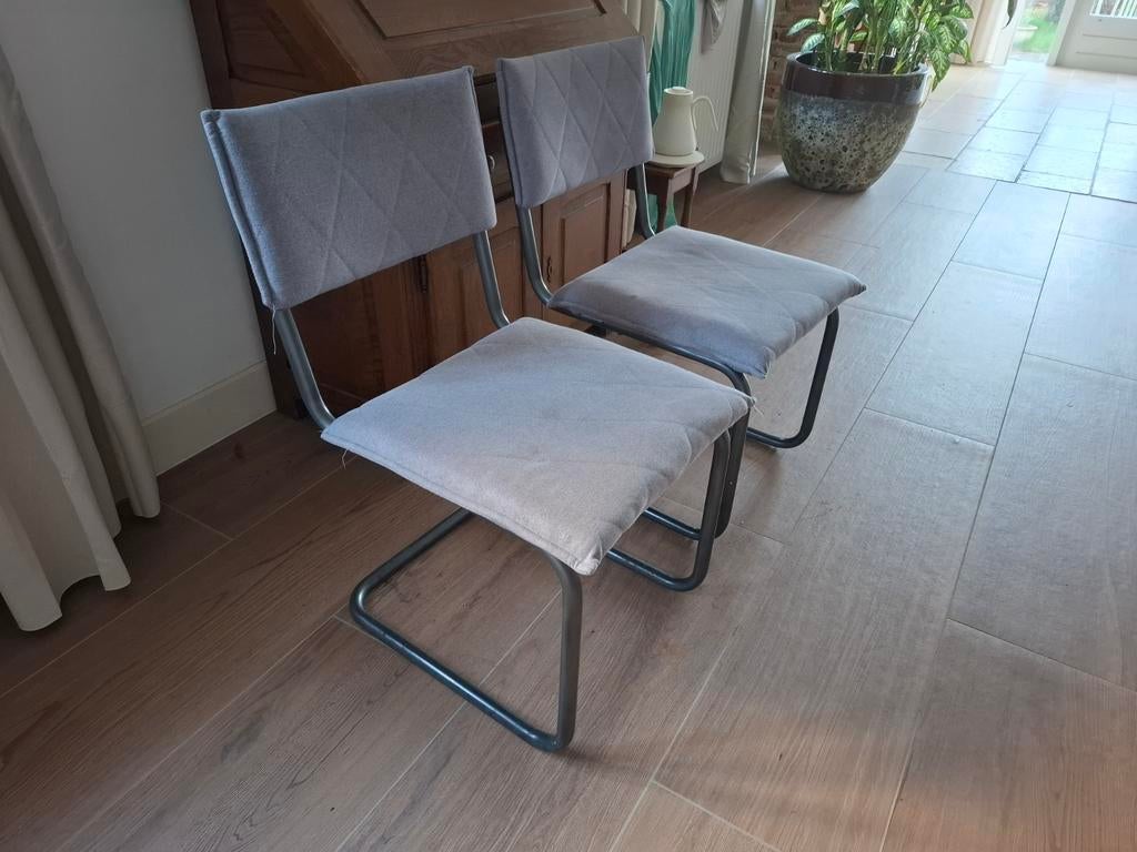 Buisframe stoelen 2x, Ophalen, Gebruikt, Grijs, Twee