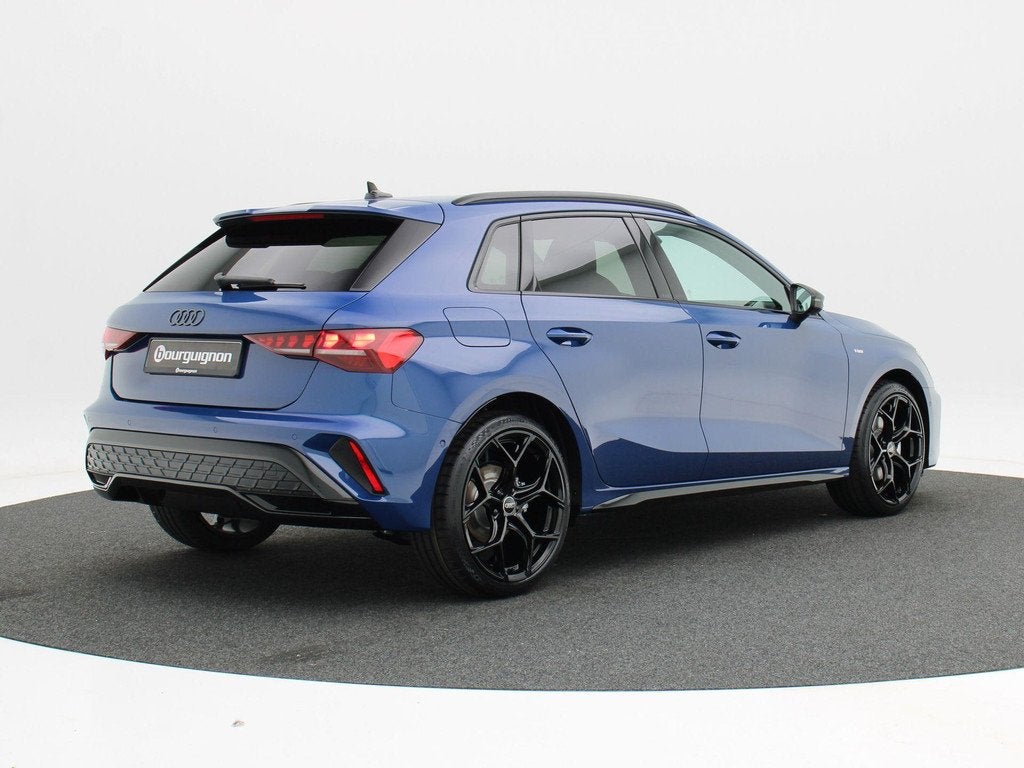 Audi A3 Sportback 40 TFSI e | S edition | 204 PK | Privacy g, Auto's, Audi, 1498 cc, 150 pk, Blauw, Leder en Stof