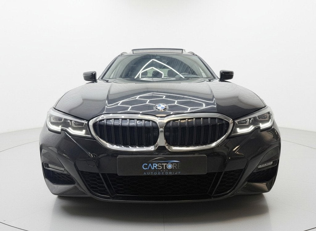 BMW 3-serie Touring 318i High Executive Edition M SPORT PANO, Auto's, BMW, Automaat, Achterwielaandrijving, Gebruikt, Zwart
