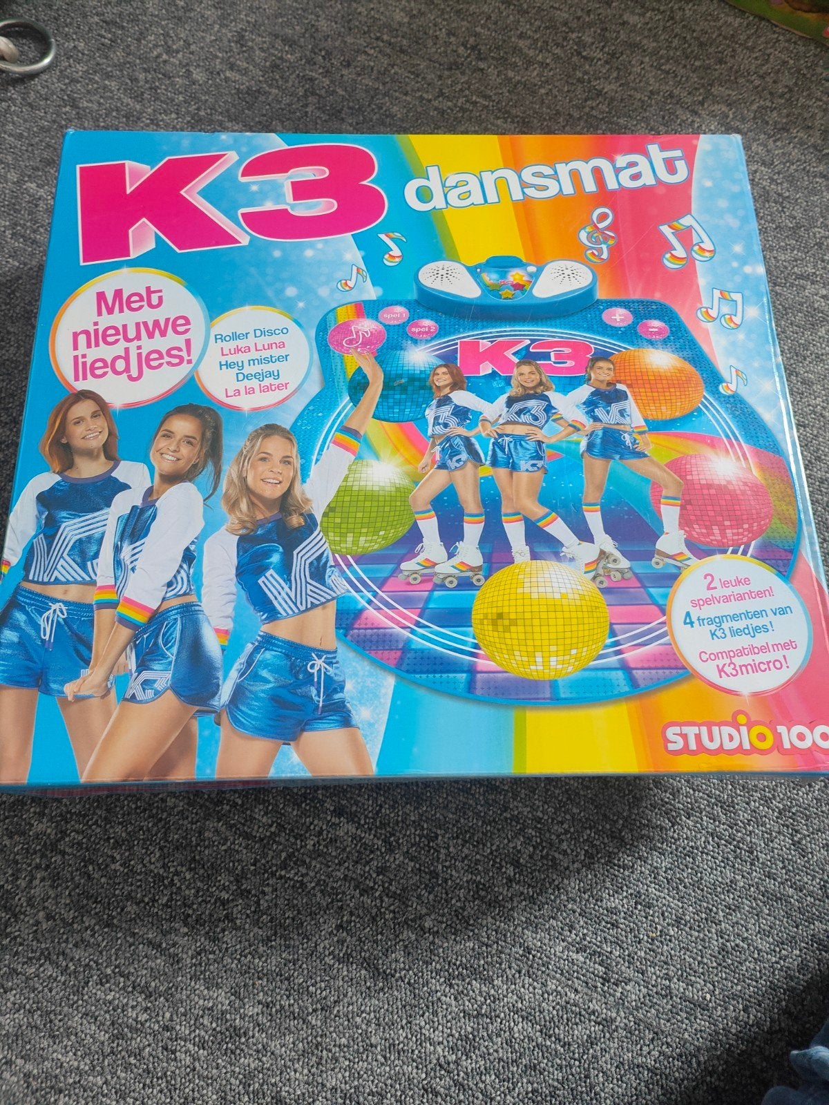 K3 Dansmat met nieuwe liedjes - Studio 100, Ophalen