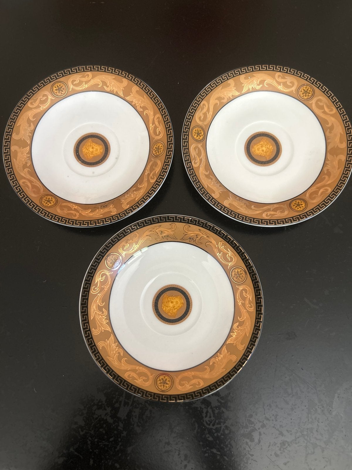 Versace Medusa koffieschotels (3 stuks), Huis en Inrichting, Keuken | Servies, Ophalen, Overige merken, Zo goed als nieuw, Modern