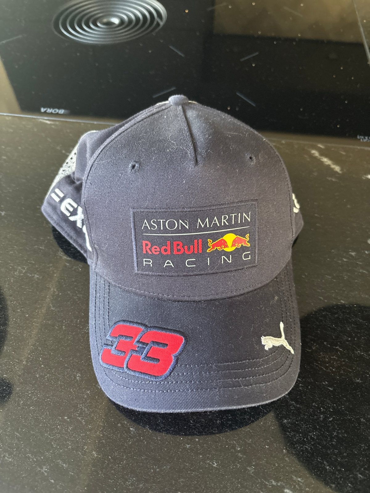 Aston Martin Red Bull Racing F1 Pet - Max Verstappen #33, Ophalen of Verzenden, Zo goed als nieuw, One size fits all, Pet