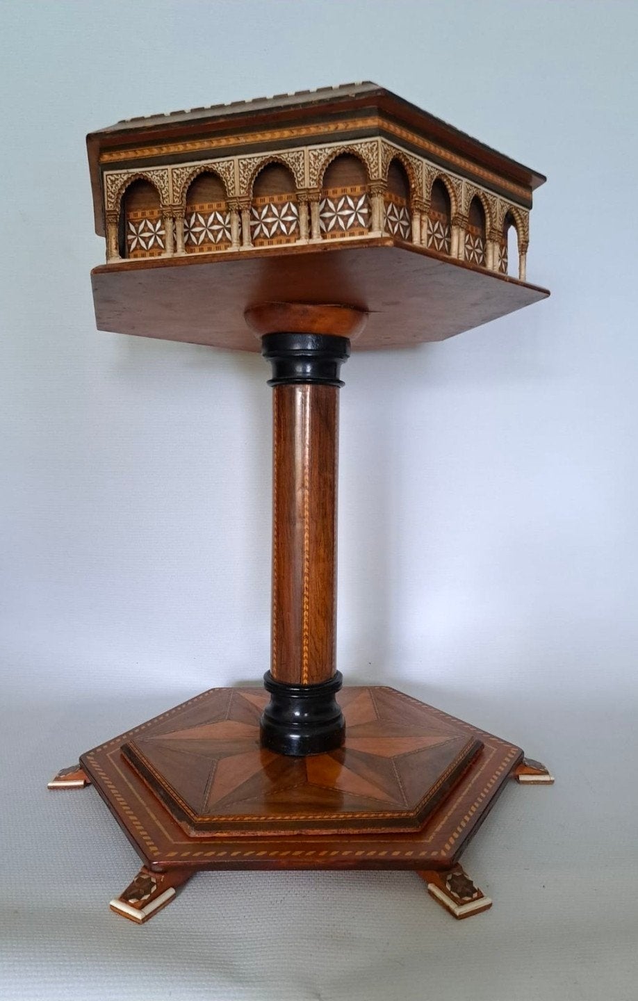 Antieke naai- of speeltafel, Antiek en Kunst, Ophalen of Verzenden