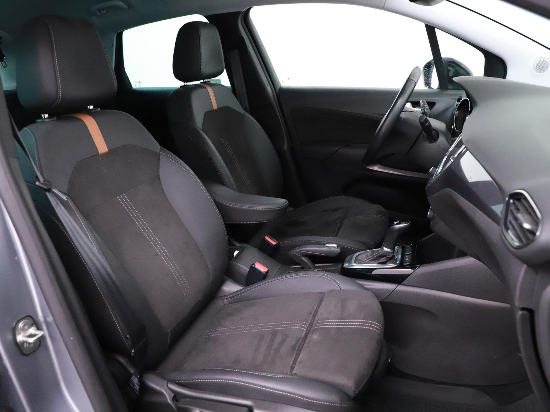 Opel Crossland 1.2T 130pk Automaat Ultimate Trekhaak/Alcanta, Auto's, Dealer onderhouden, 840 kg, Gebruikt, 1199 cc