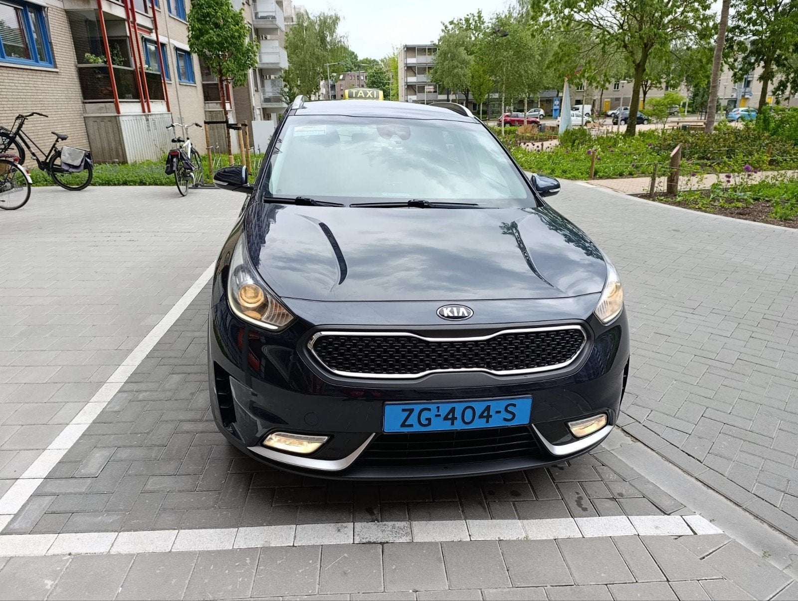 Taxi .Kia Niro 1.6 GDi Hybrid 141pk Dct6 2019 Blauw, Auto's, Kia, Blauw, Leder en Stof, Origineel Nederlands, 75 €/maand
