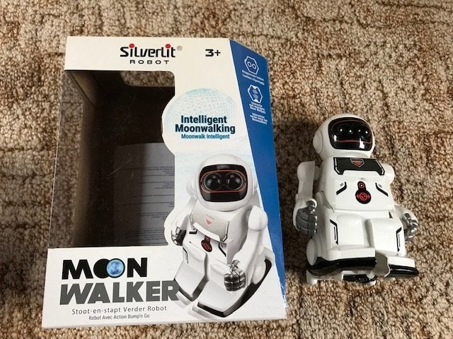 Silverlit moonwalker robot 15 cm. Stapt echt. Stoot en, Kinderen en Baby's, Ophalen of Verzenden, Gebruikt