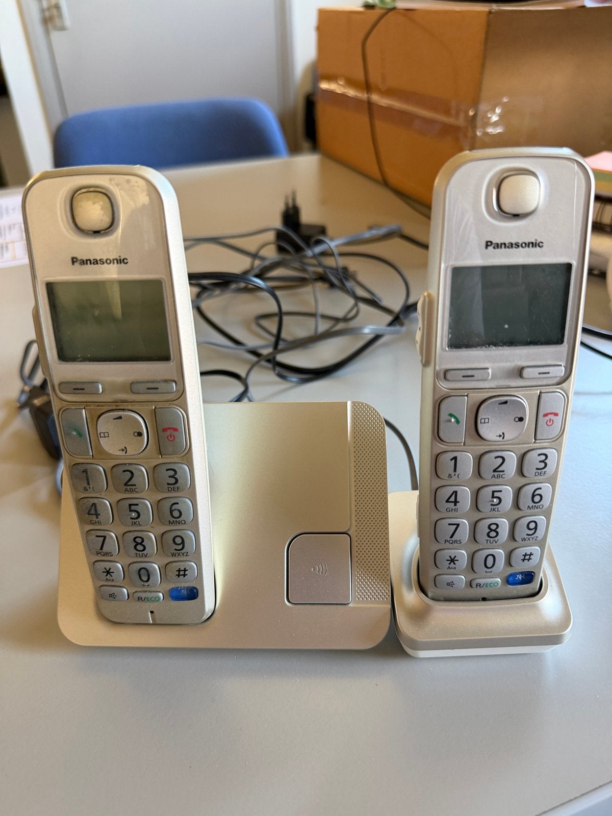 Panasonic draadloze huistelefoons met basisstation, Ophalen of Verzenden, Gebruikt, 2 handsets
